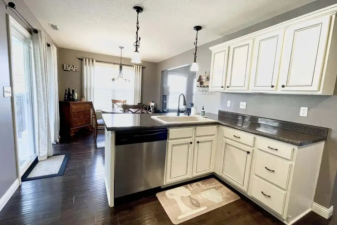 401 E Honey Ln - View 5