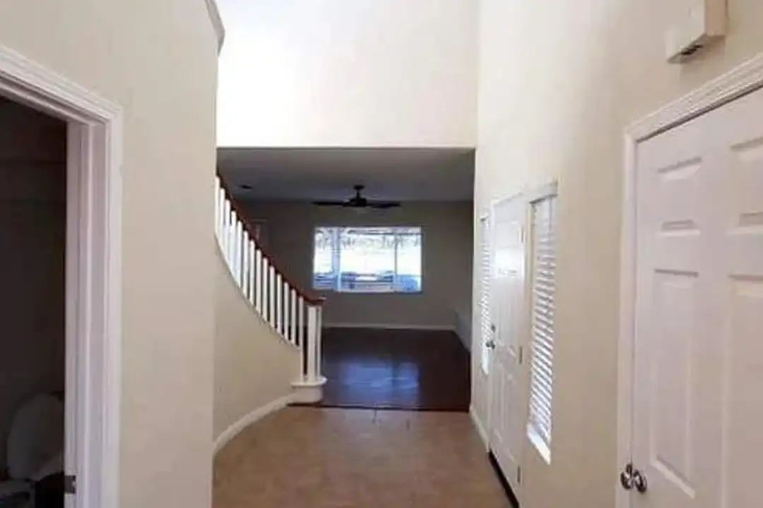 House in Santa Clarita - View 5