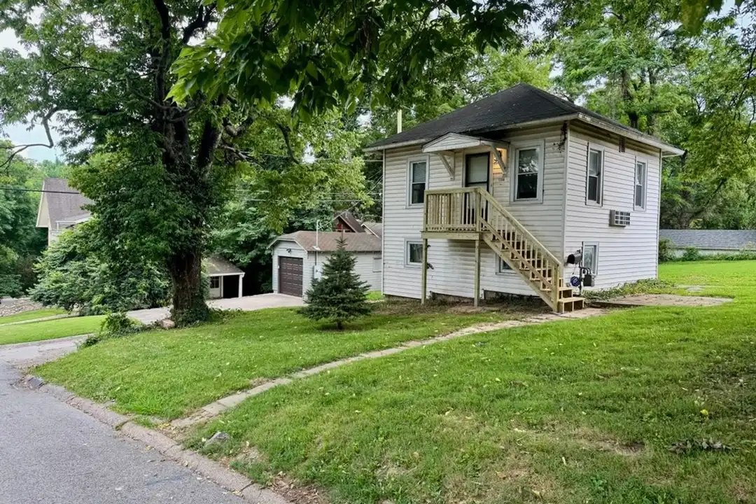 1706 Cowling Ave – photo 1