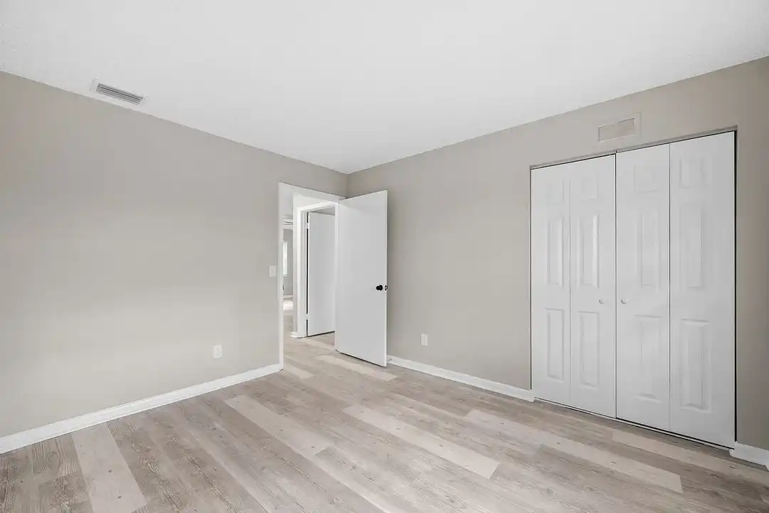 Canterbury Place Apartments - View 5