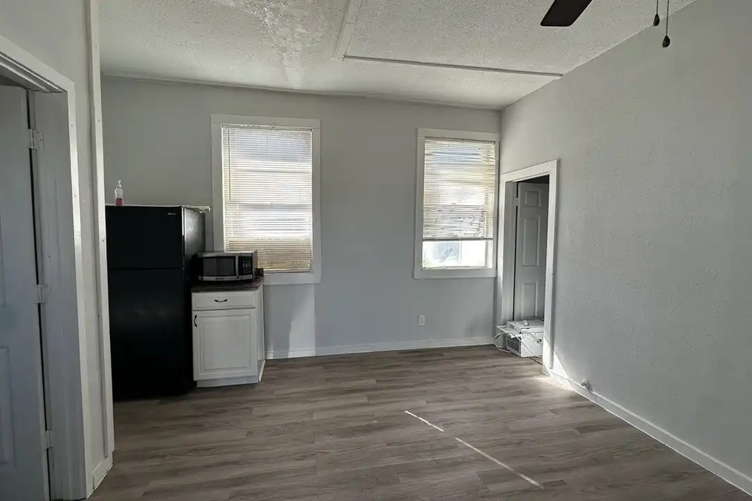 904 Herbert Ave unit A - View 3