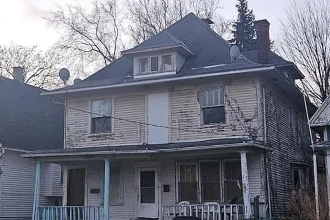 219 Eastern Ave – photo 1