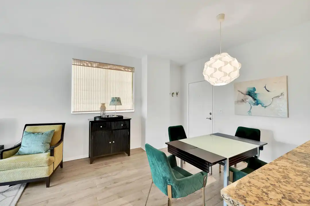 233 S Federal Hwy #425 - More