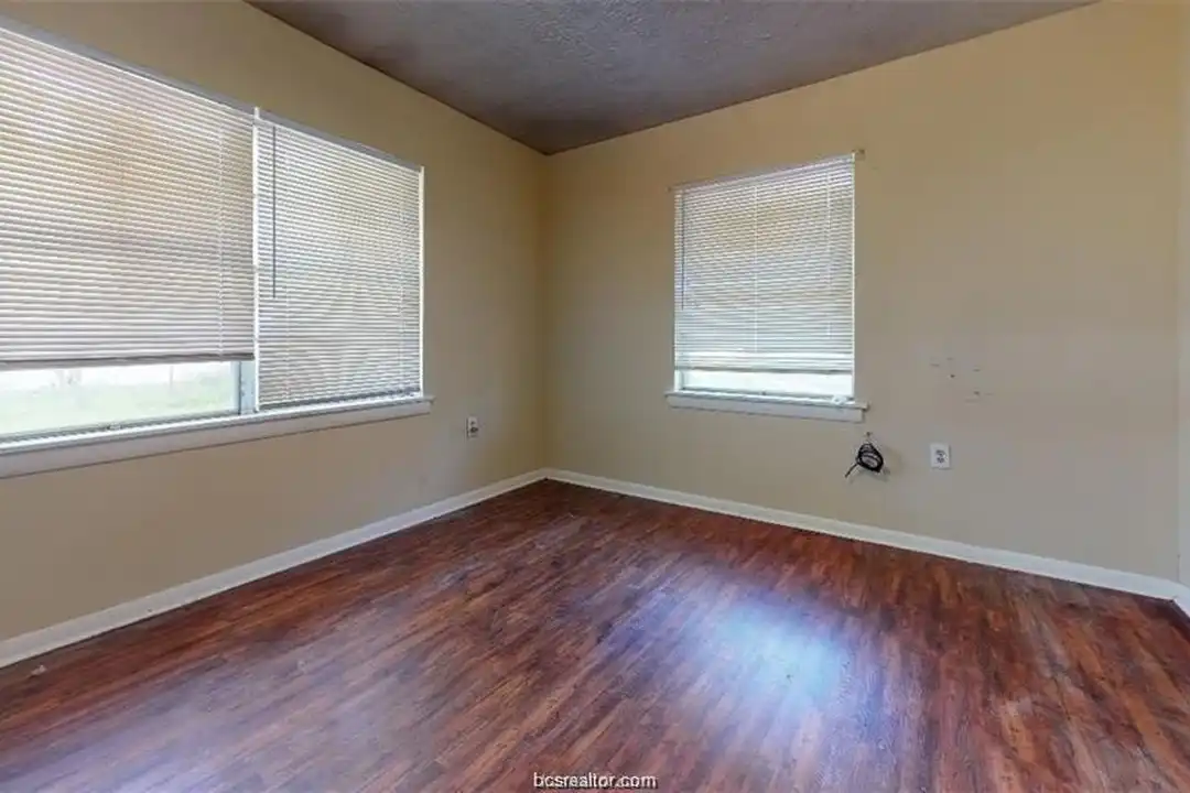 1105 Palasota Dr – photo 1