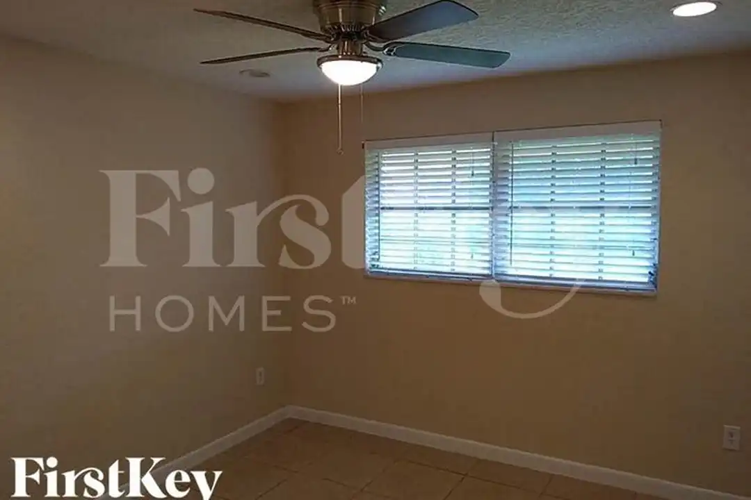 7518 NW 42nd Dr - View 6