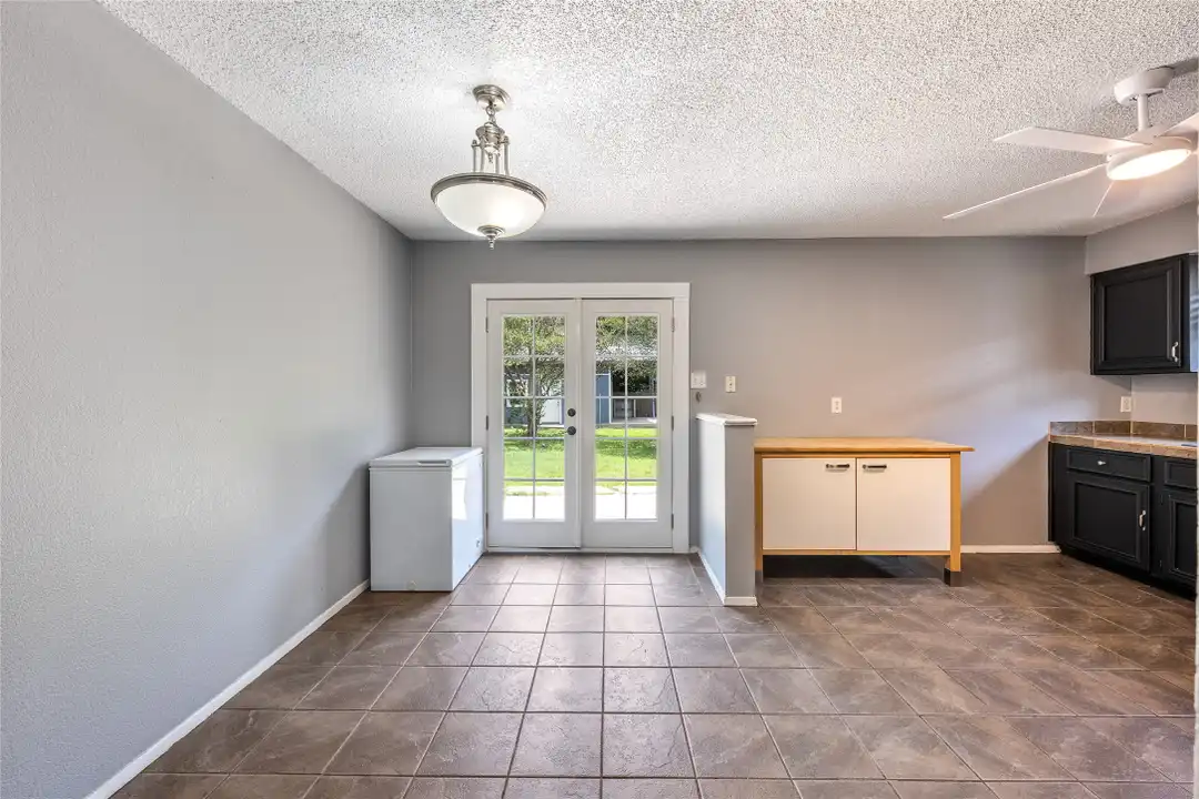 1153 Brookswood Ave - View 6