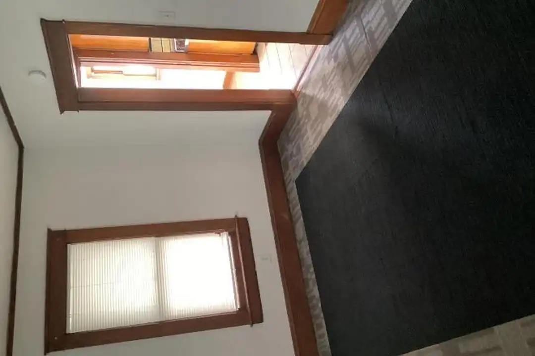 102 Hunt Ave - View 3