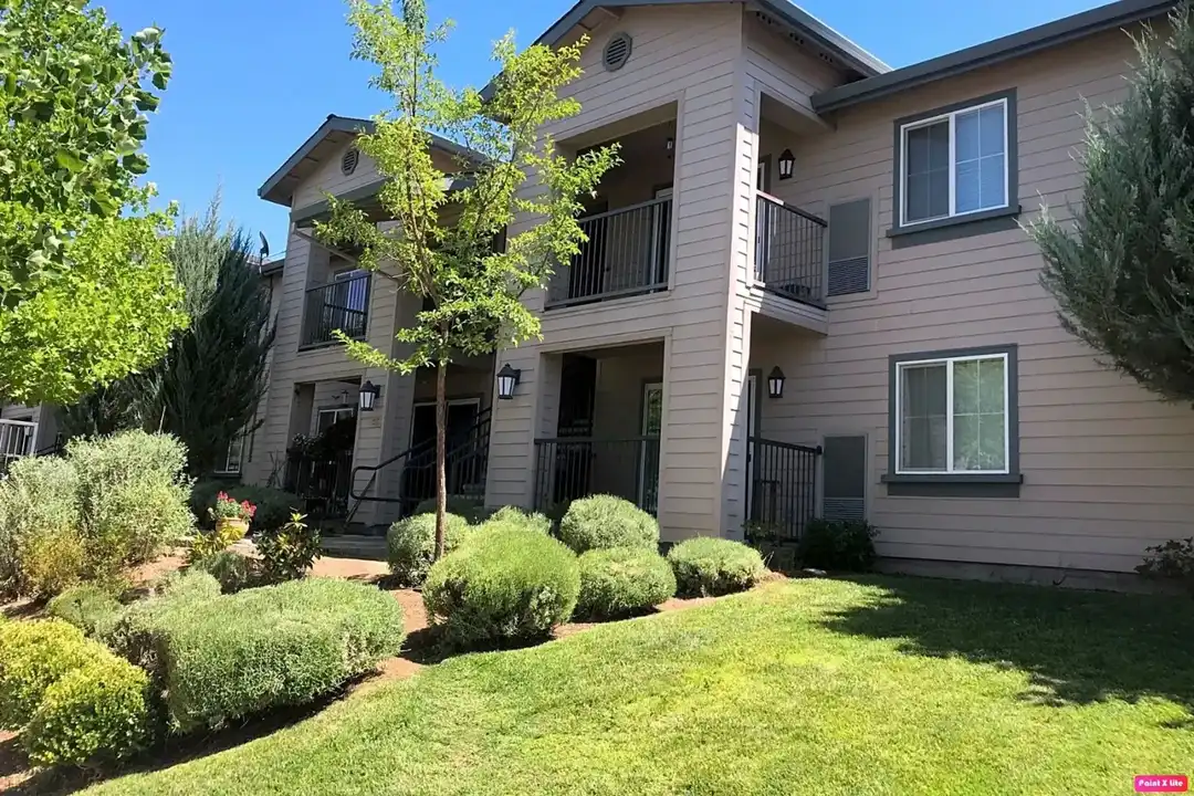 450 N Foothill Dr