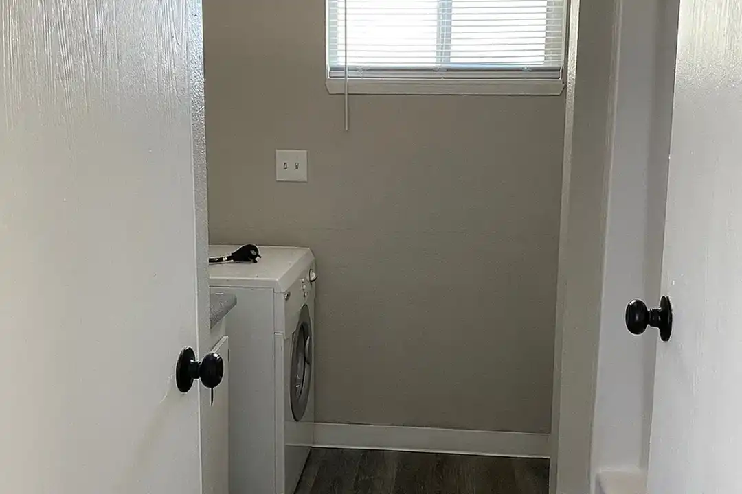 Malibu Apartments - View 5