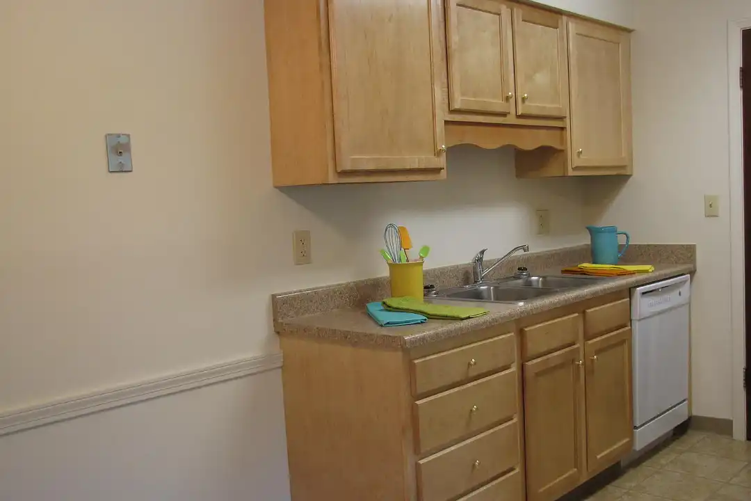 Colony/Penn Grove Apartments – photo 1 of 8