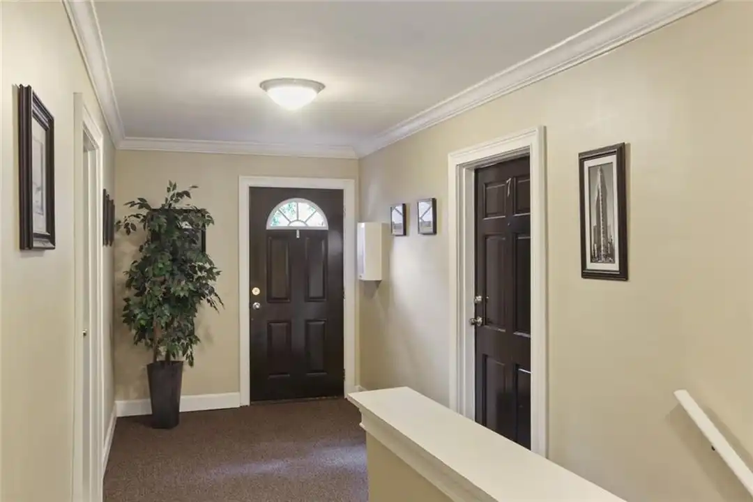 880 Glendale Terrace NE unit 5 - View 2
