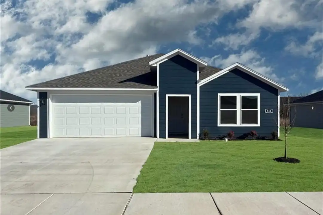 550 Riggs St – photo 1 of 19