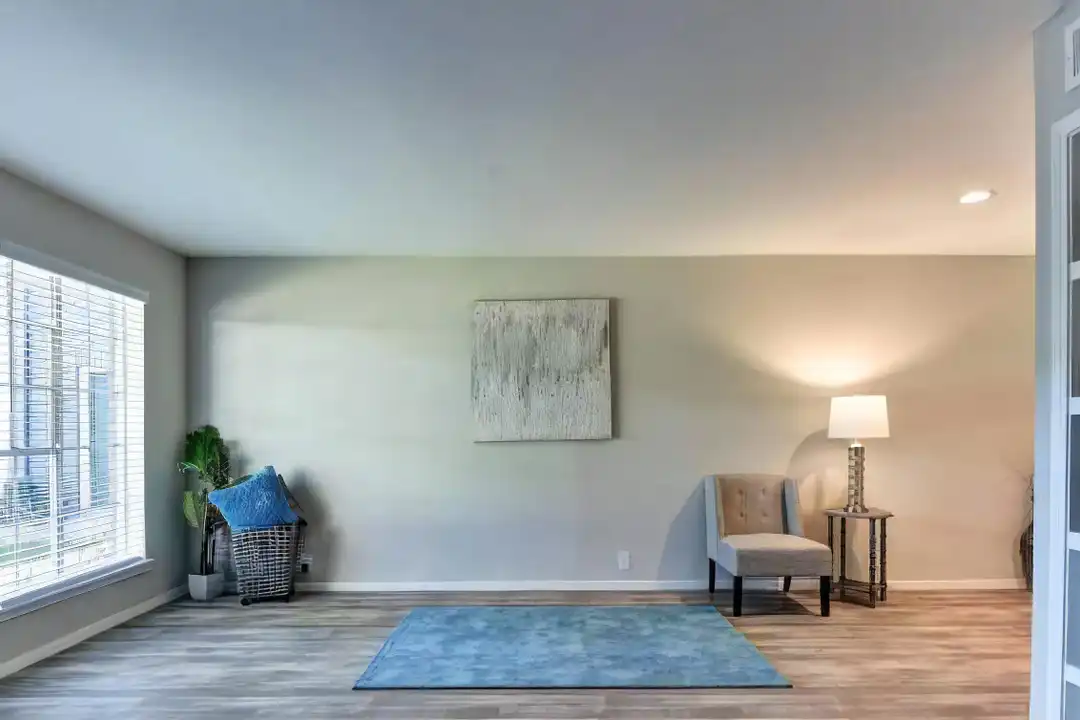 Apartment in Houston, Central Northwest Houston - View 2