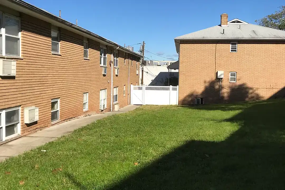 Karl Place Apartments – photo 1 of 25