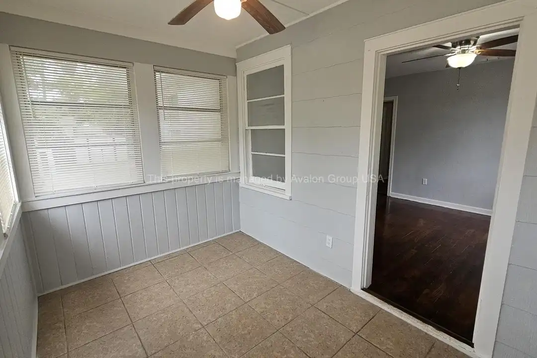 912 Saratoga Blvd – pohled 4