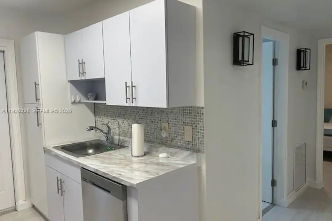 245 189th Terrace unit 0 - View 2