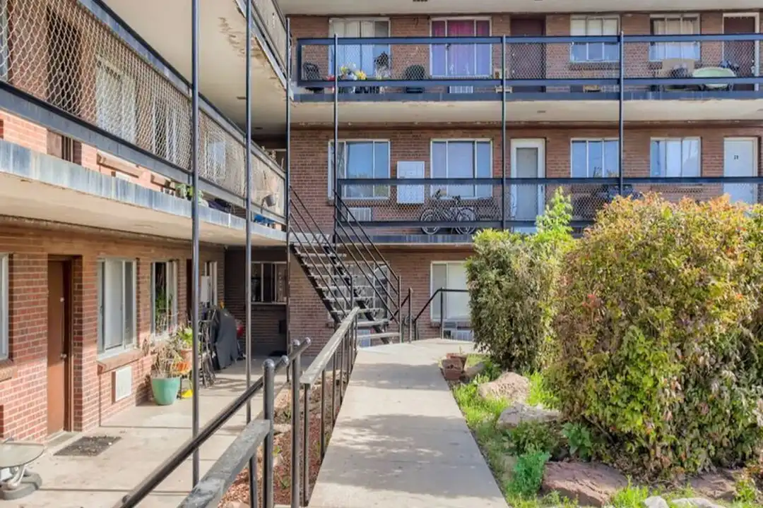 2929 W Colorado Ave - Vairāk