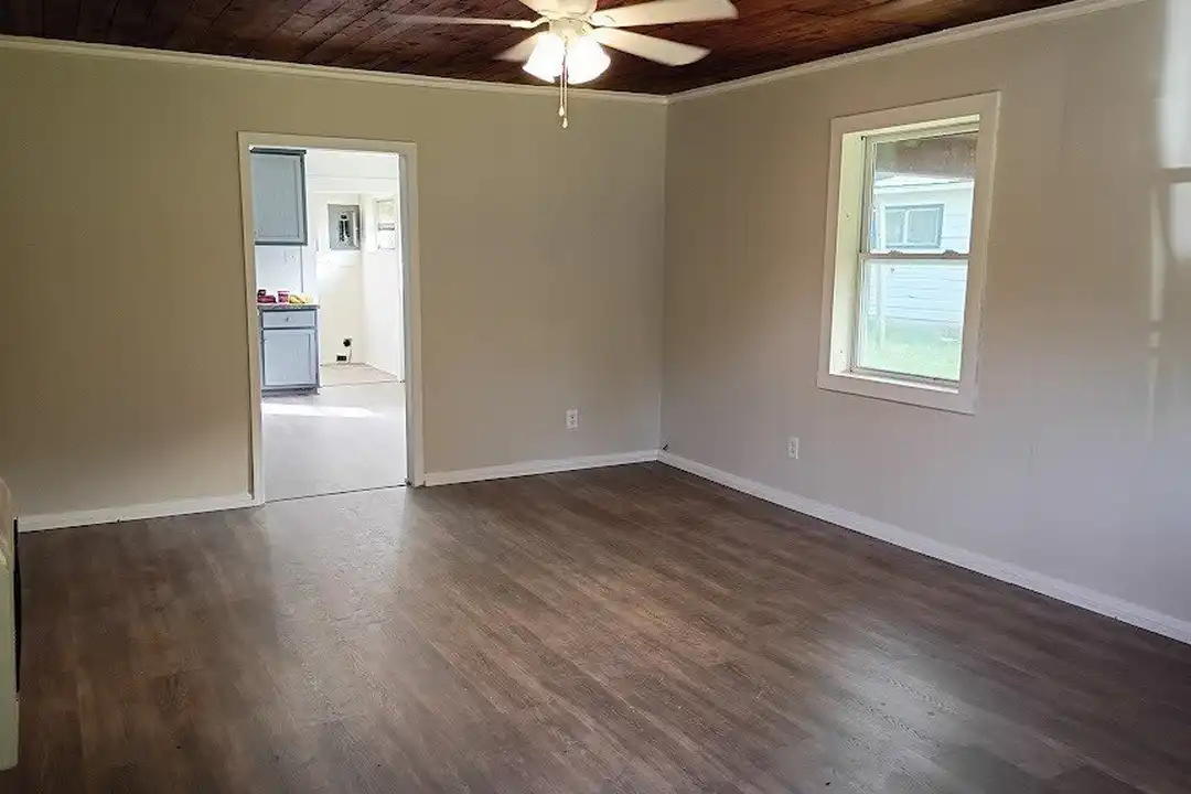 161 S Pine St - View 3