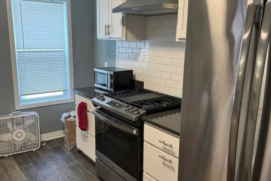 3325 Stevens St unit 1E - View 2