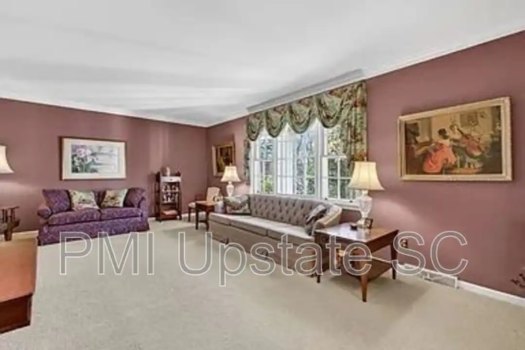 7 Tara Ave - View 4