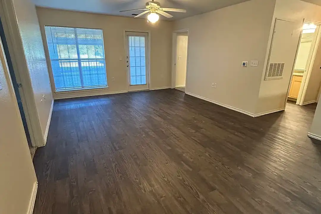 2707 Norwood St, Marshall – photo 1 of 2
