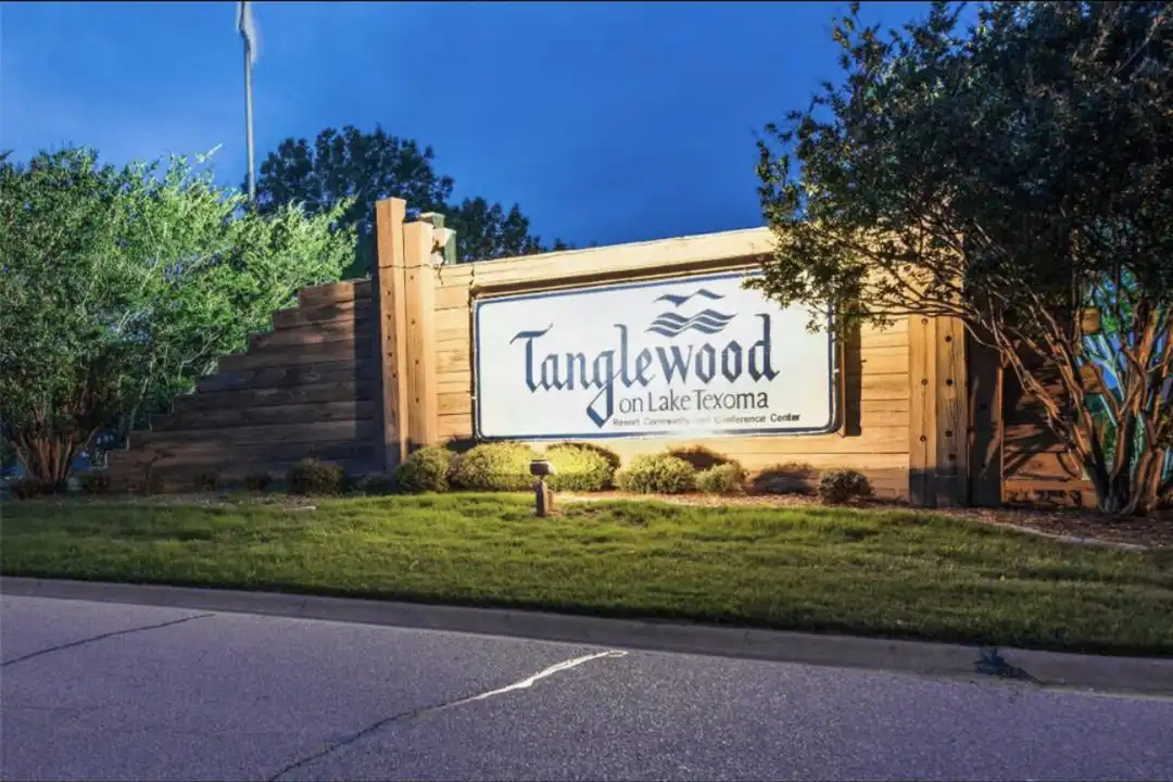 2164 Tanglewood Blvd - View 2