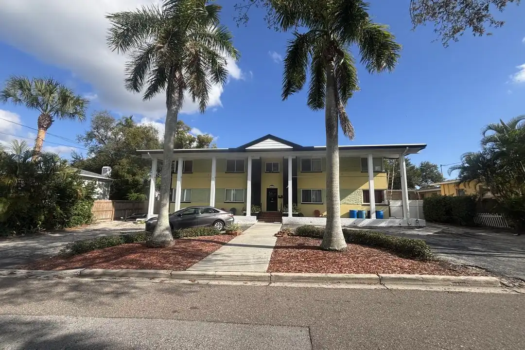 1407 Sunset Dr unit A – photo 1