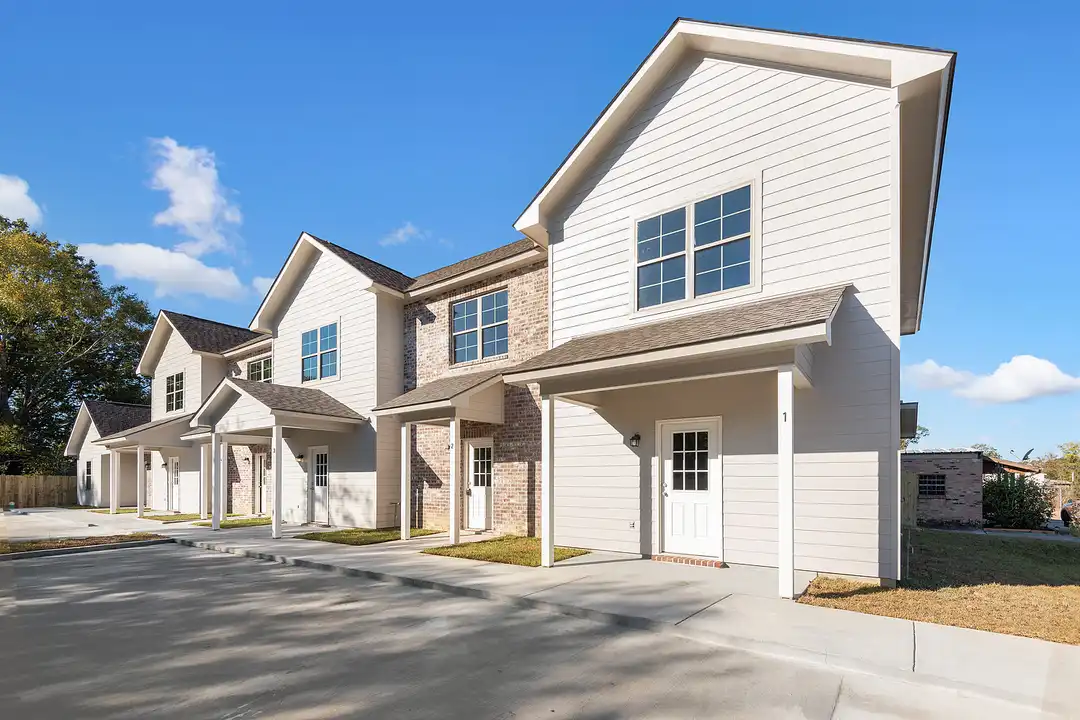 Apartment in Denham Springs - View 2