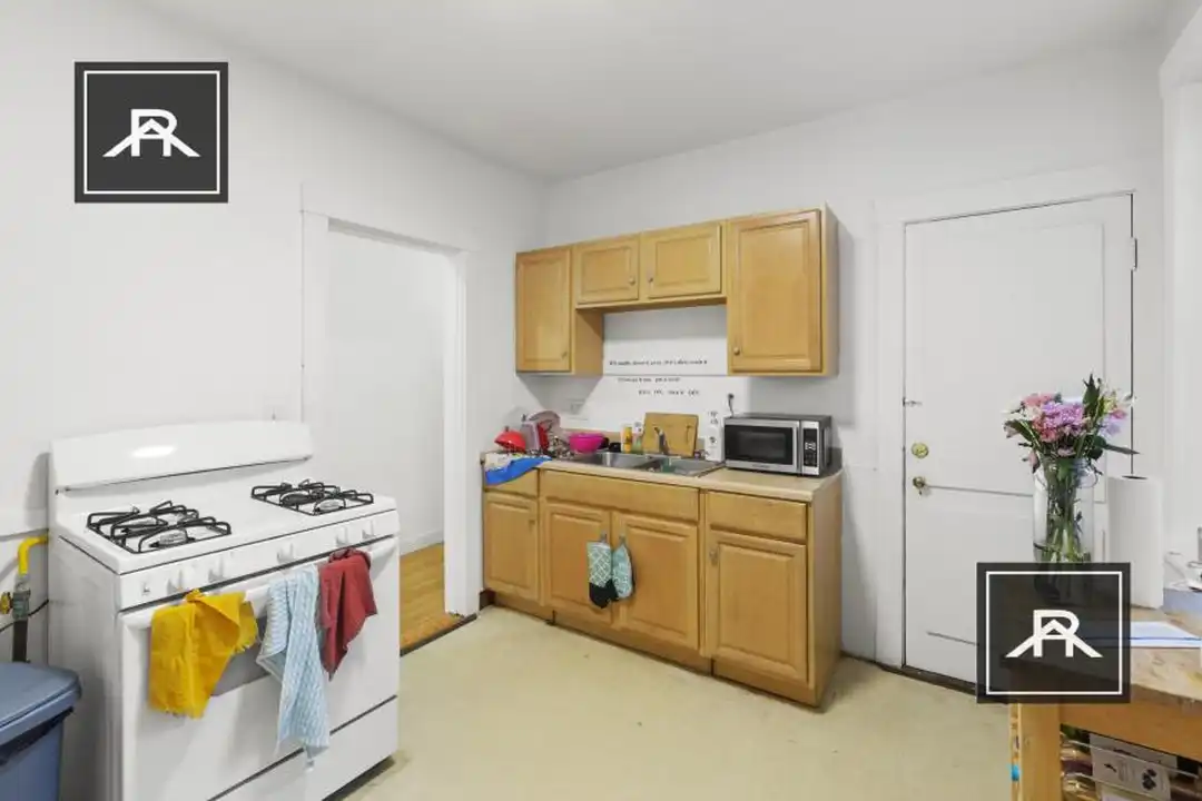 1464 Commonwealth Ave - View 3