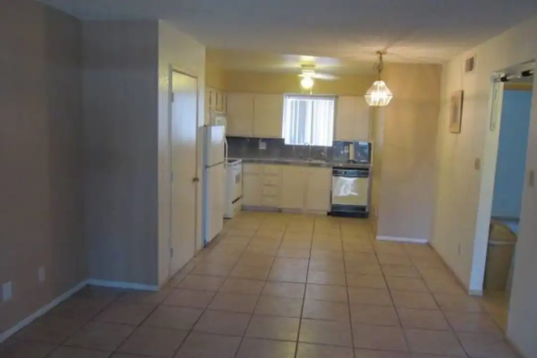 465 W Ivyglen St - View 4