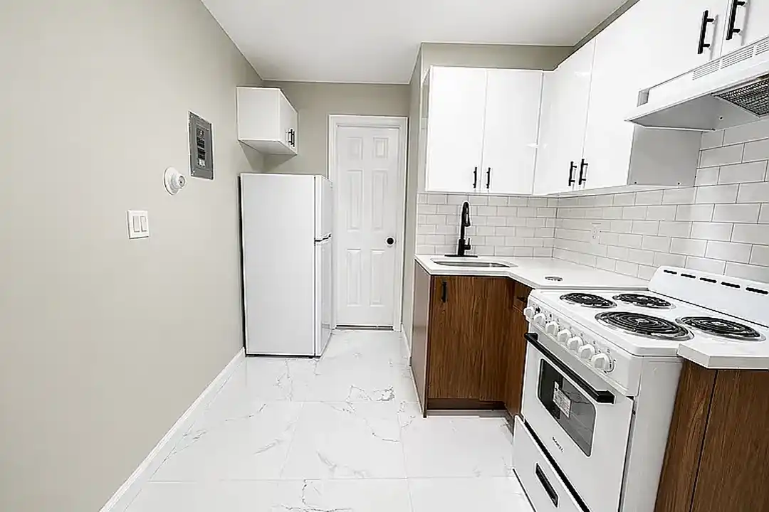 28-32 North Ave - More