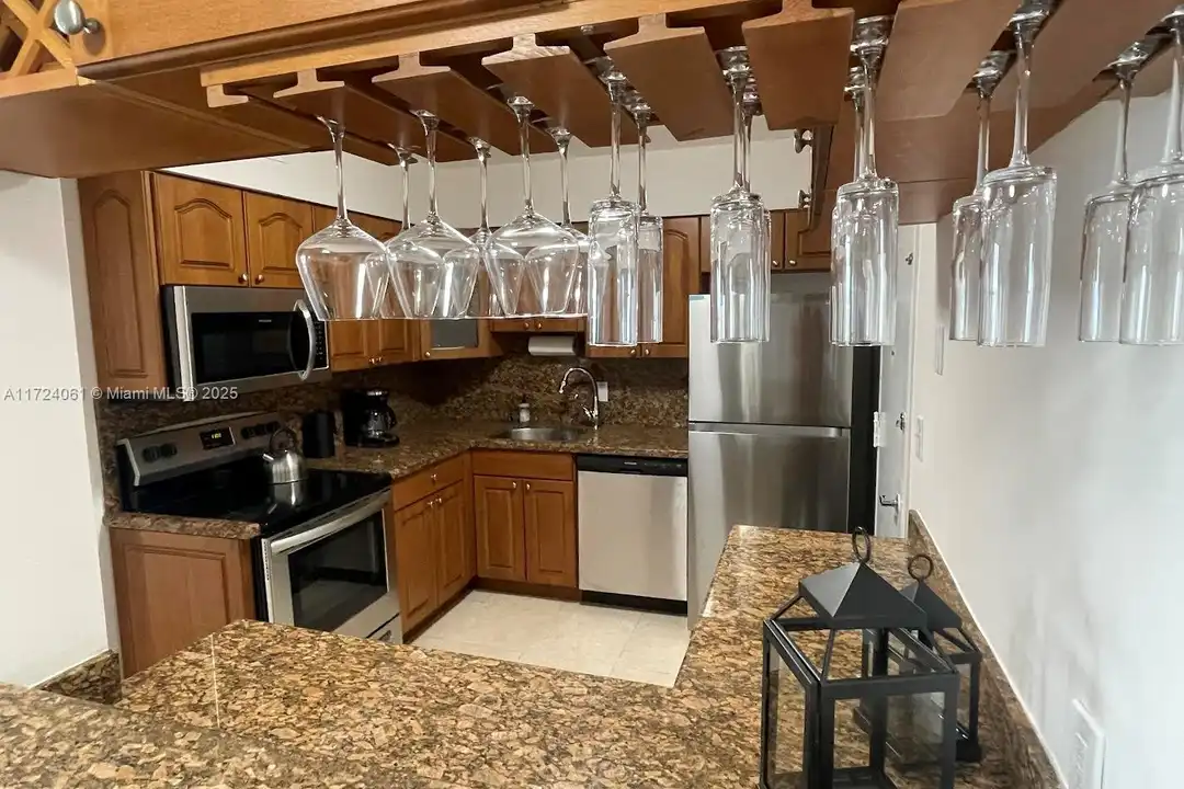 5151 Collins Ave unit 1722 - View 4
