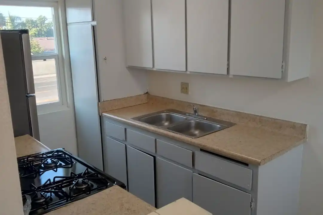 7732 Chapman Ave unit 4 - View 2