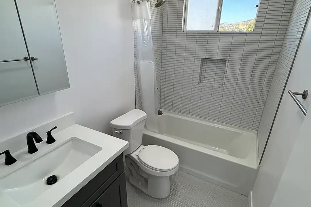 1165 N Normandie Ave - View 6