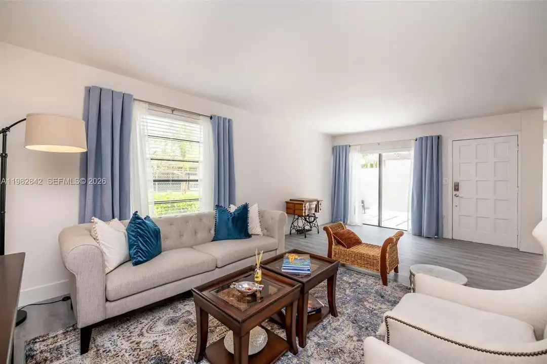 4702 SW 67th Ave unit O7 - View 3