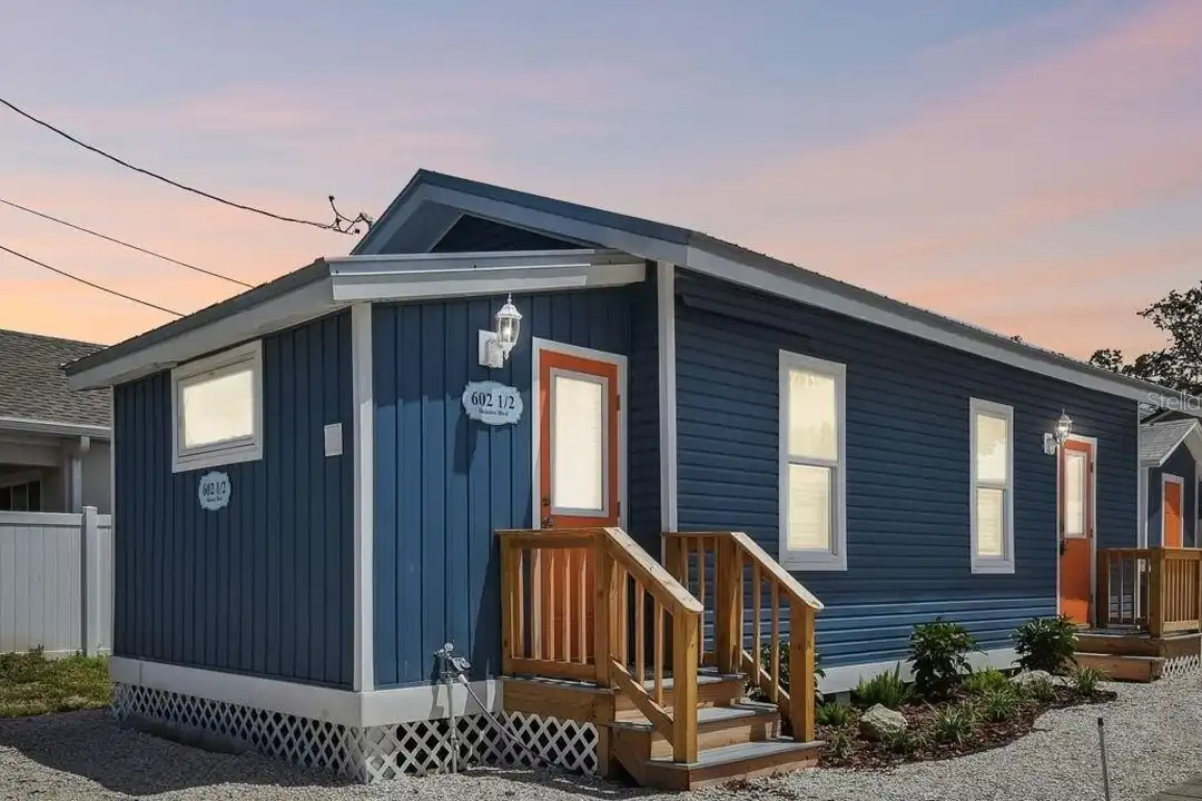 602 1/2 Skinner Blvd – photo 1