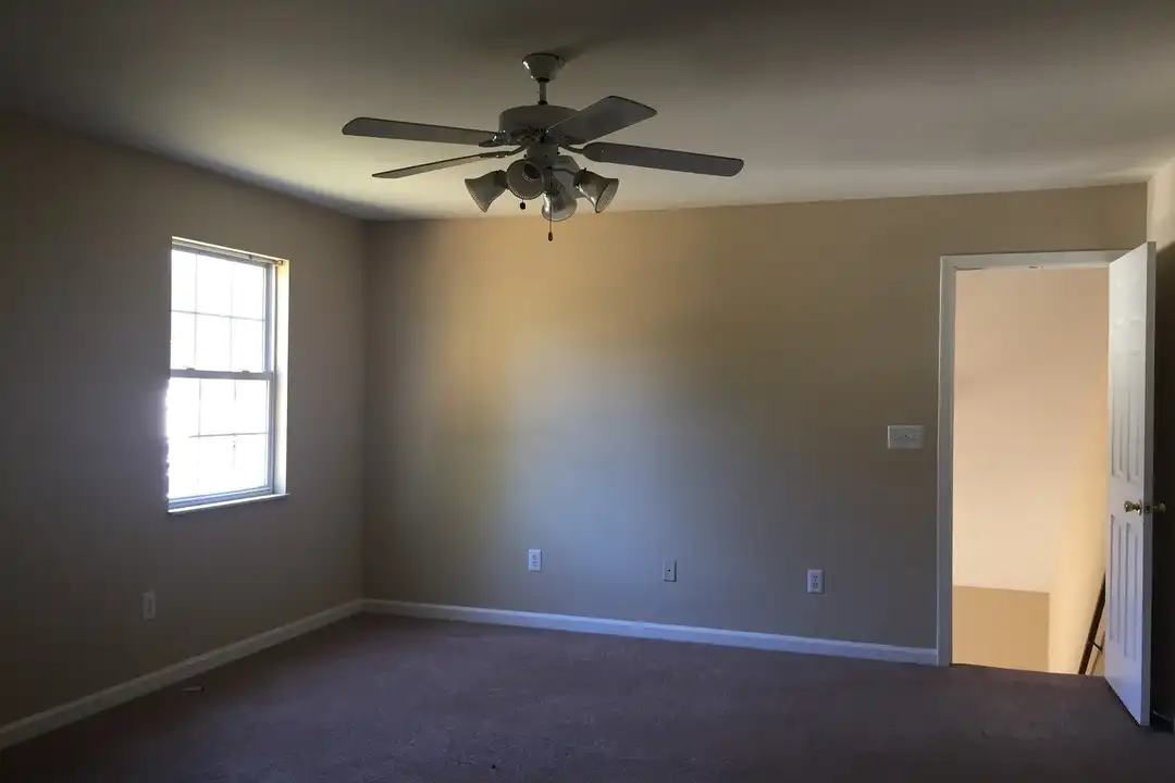 3466 Hedge Drive Northeast - View 6