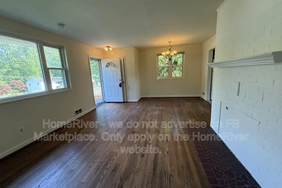 3400 Radnor Pl - View 2