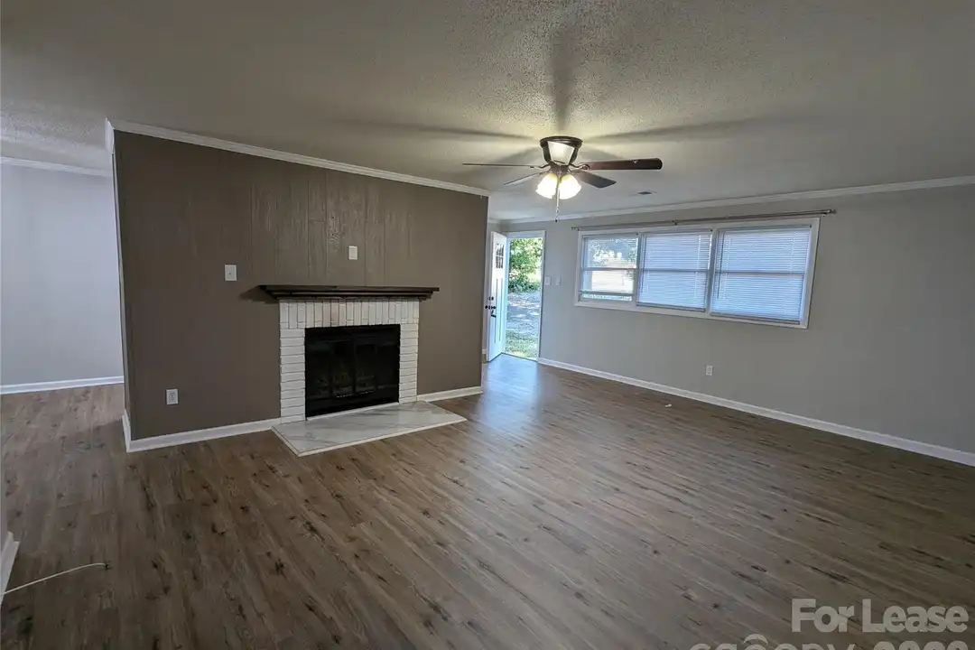 House in Mooresville - View 3