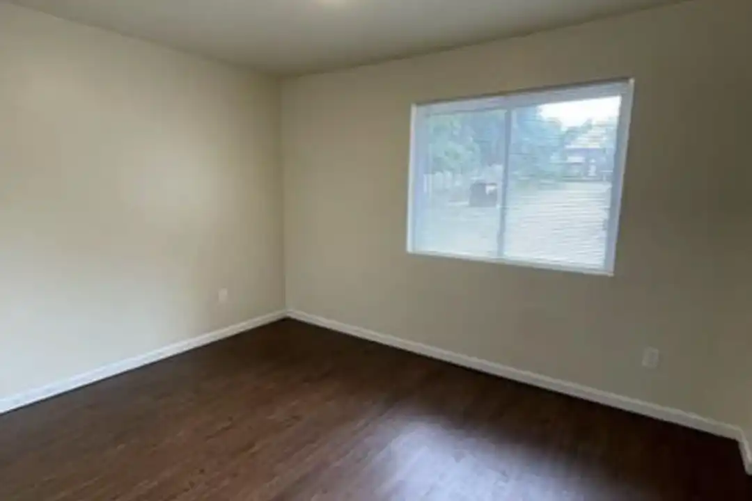 757 Ridgeway Ave unit 103 - View 5