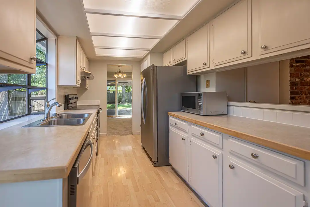 17123 NE 31st Pl - More