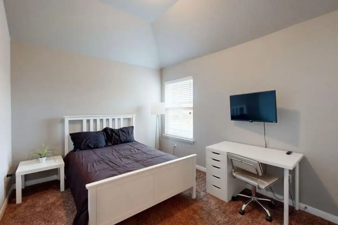 3602 Addison St - View 6