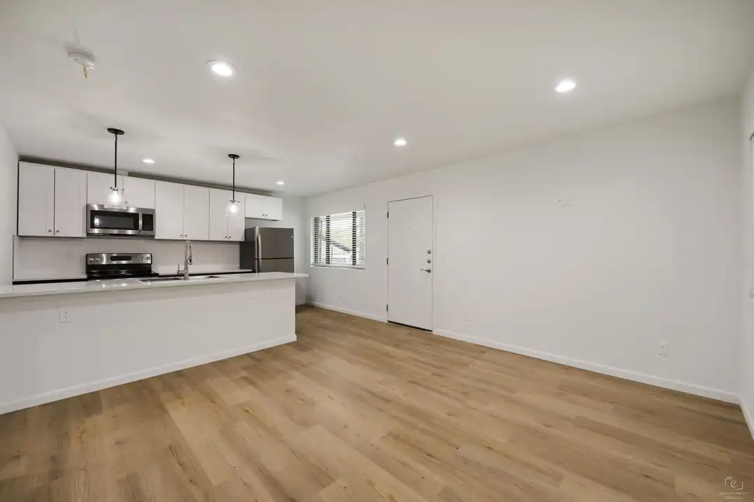 4823 Gaston Ave - View 5