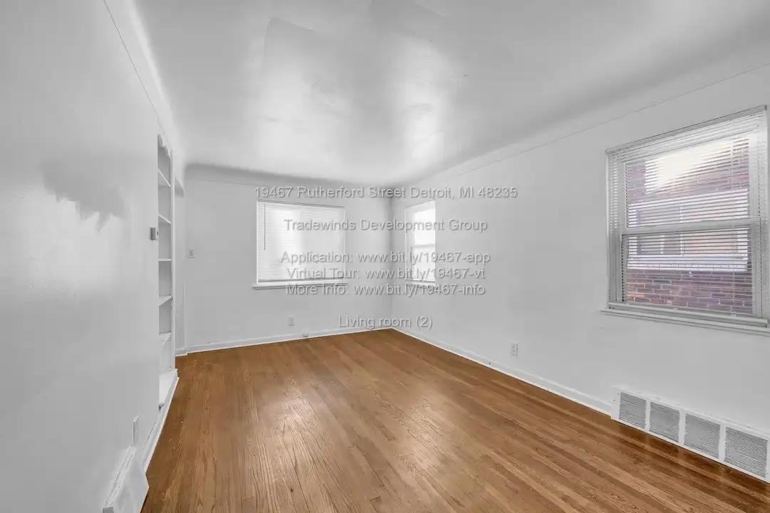 19467 Rutherford St – pohled 2