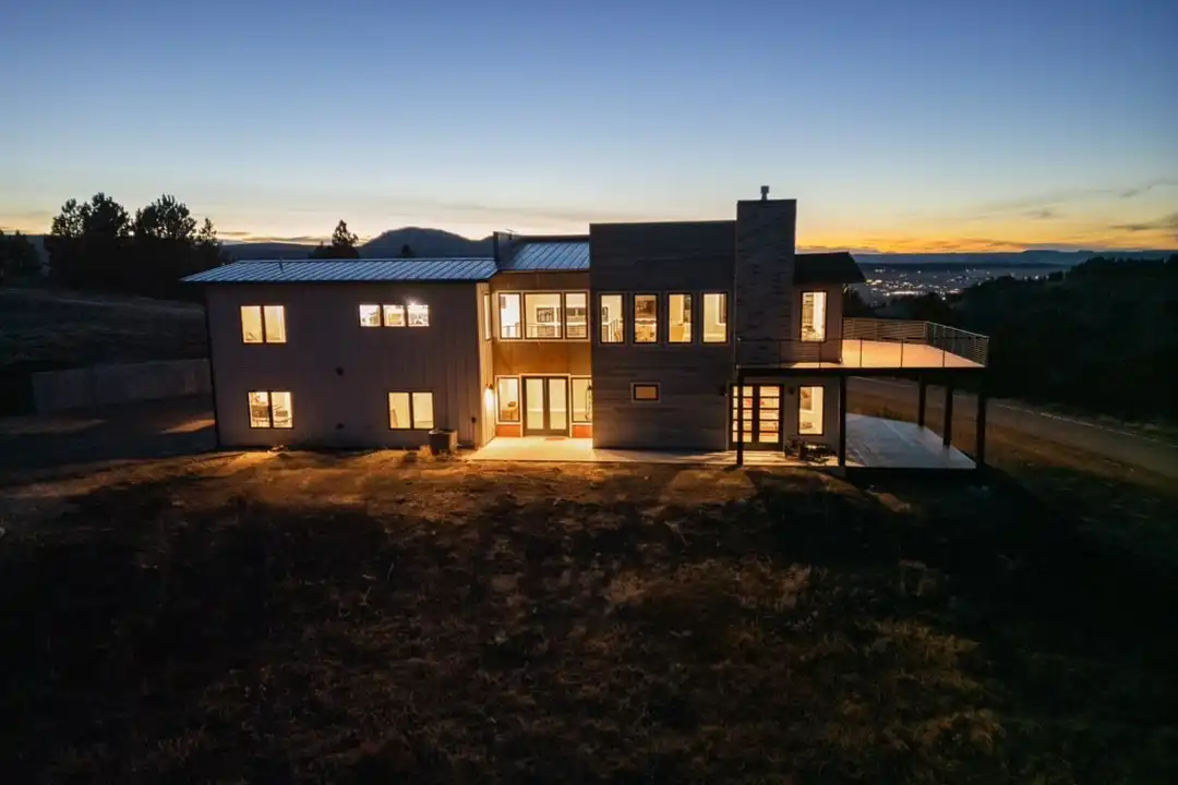 2111 Vantage Cir - View 2