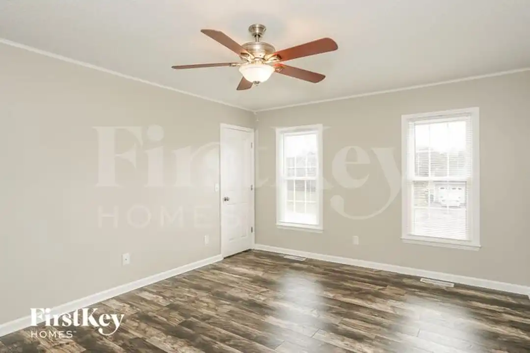 6350 River Crest Dr - More