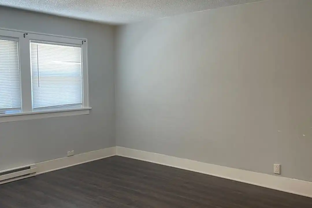 Apartment in Des Moines - More