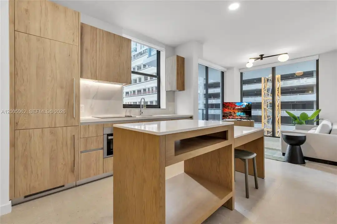 11 NE 6th St #407 – pohled 2