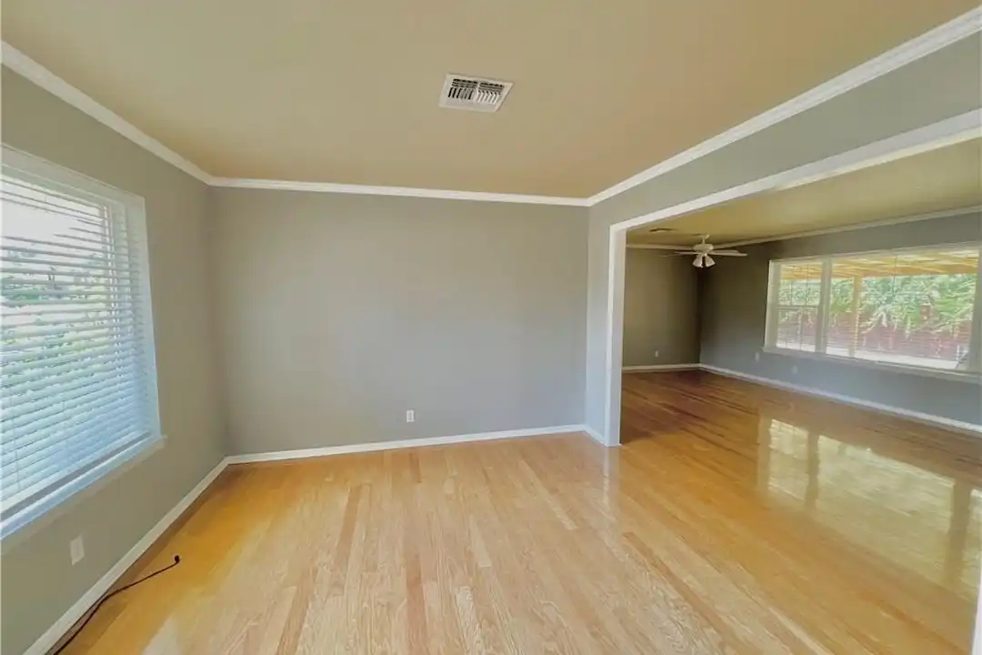 104 W Janin Cir - View 4
