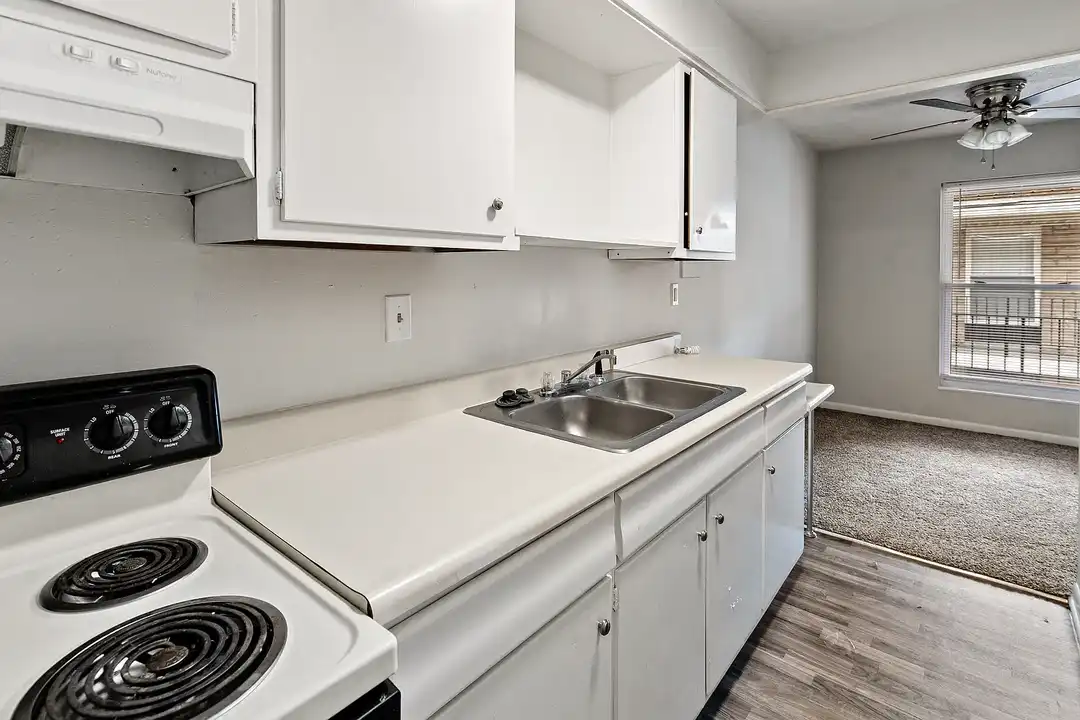Parkway Plaza – photo 1